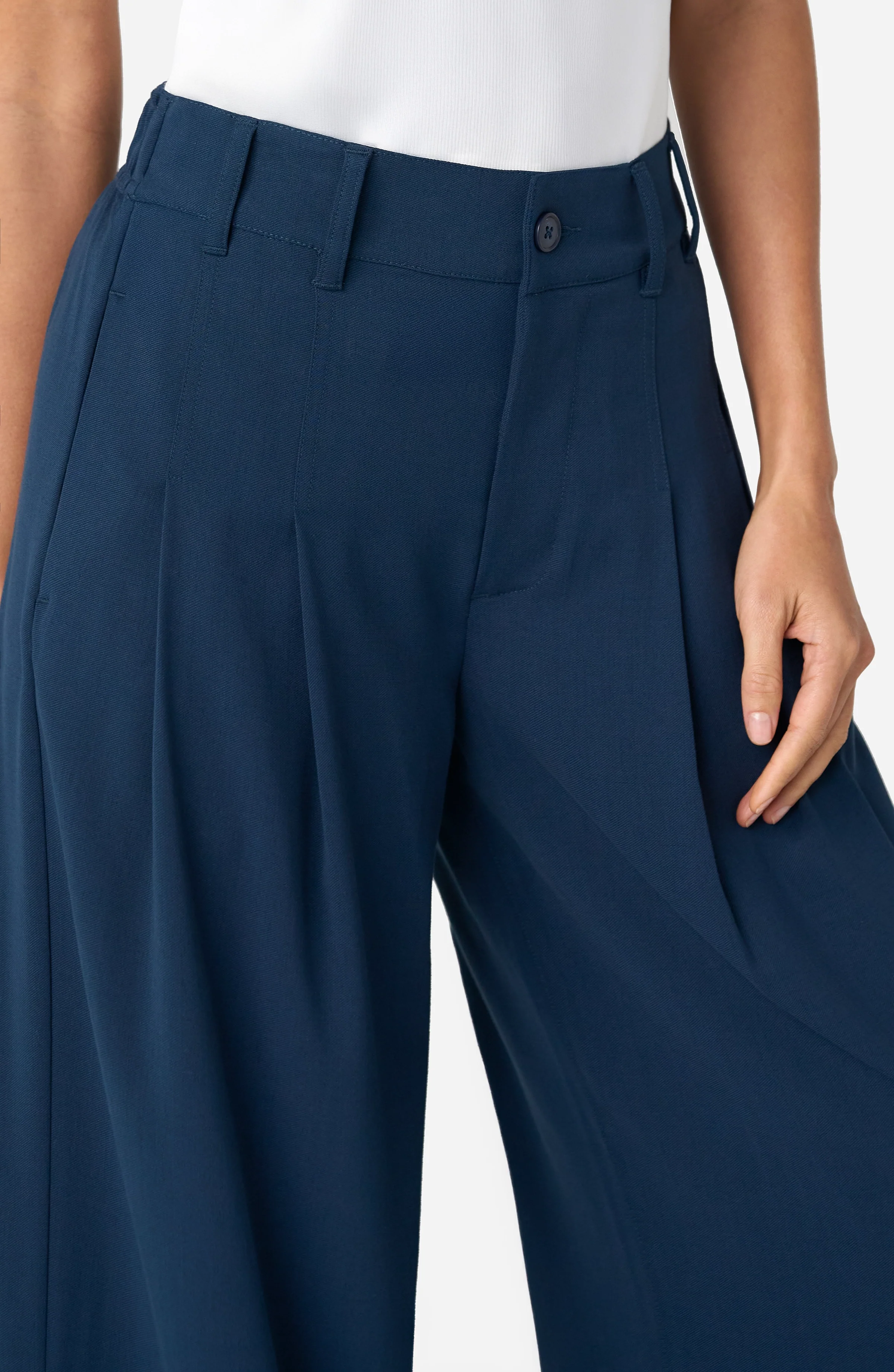 HIGH RISE PLEATED WIDE LEG TROUSER - Image 4