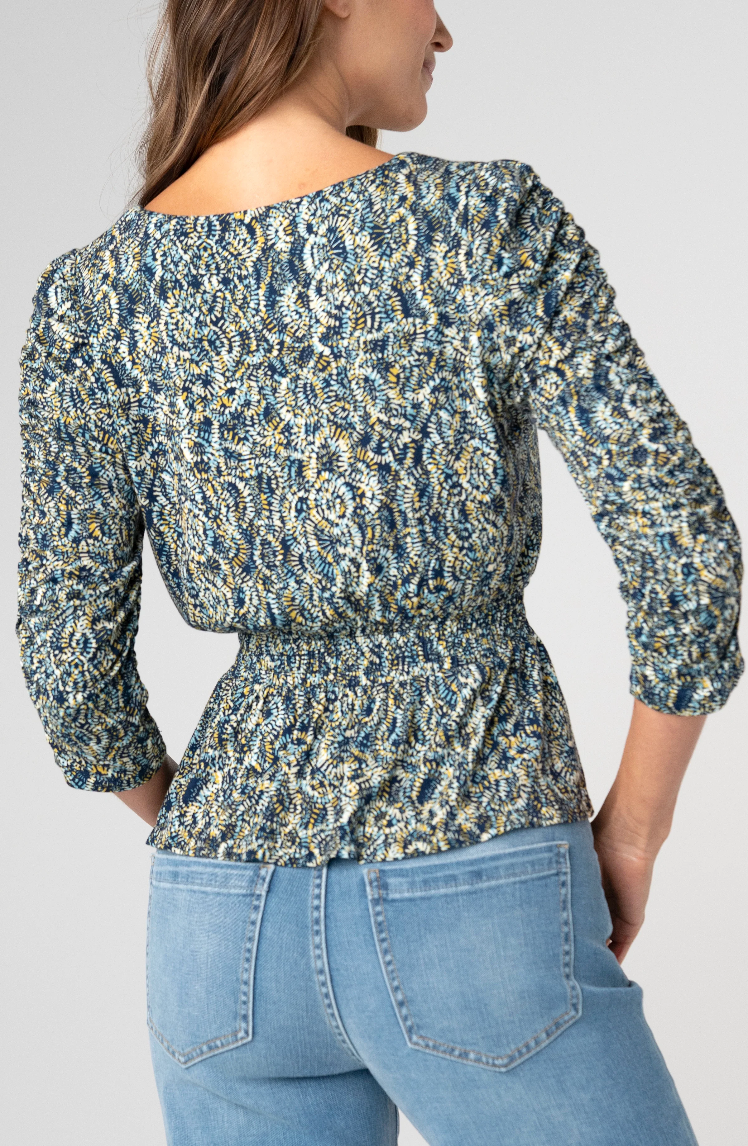 3/4 RUCHED SLEEVE V-NECK KNIT TOP - Image 3